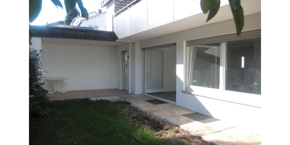 Erdgeschoßwohnung Esslingen am Neckar Brühl - 3.5 Zimmer, 124 m&sup2;, 1.700&euro; | Angebot:27547278