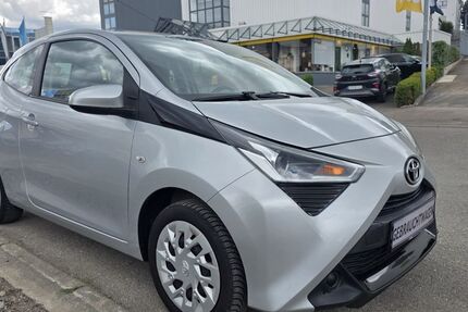 Toyota Aygo (X) 48.000 km 8.790 &euro; Kornwestheim (bei Stuttgart) 70806