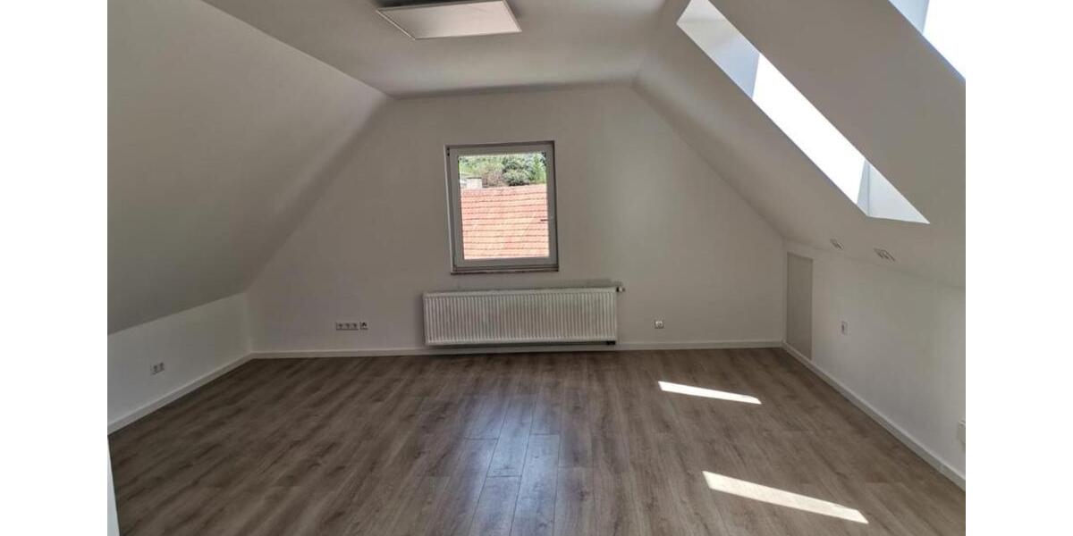 Dachgeschoßwohnung Waiblingen Beinstein - 3 Zimmer, 77 m&sup2;, 230.000&euro; | Angebot:25440428