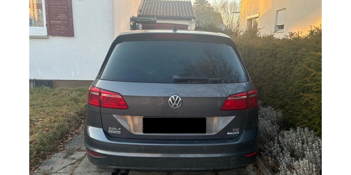 VW Golf Sportsvan 66.481 km 9.100 &euro; Stuttgart 70173
