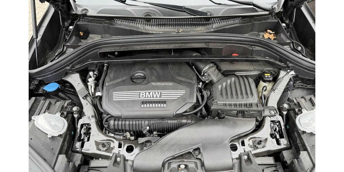 BMW X1 2.0i xDrive M Sportpaket LED,Navi,AHK* 19.000 km 33.650 &euro; Schorndorf 73614