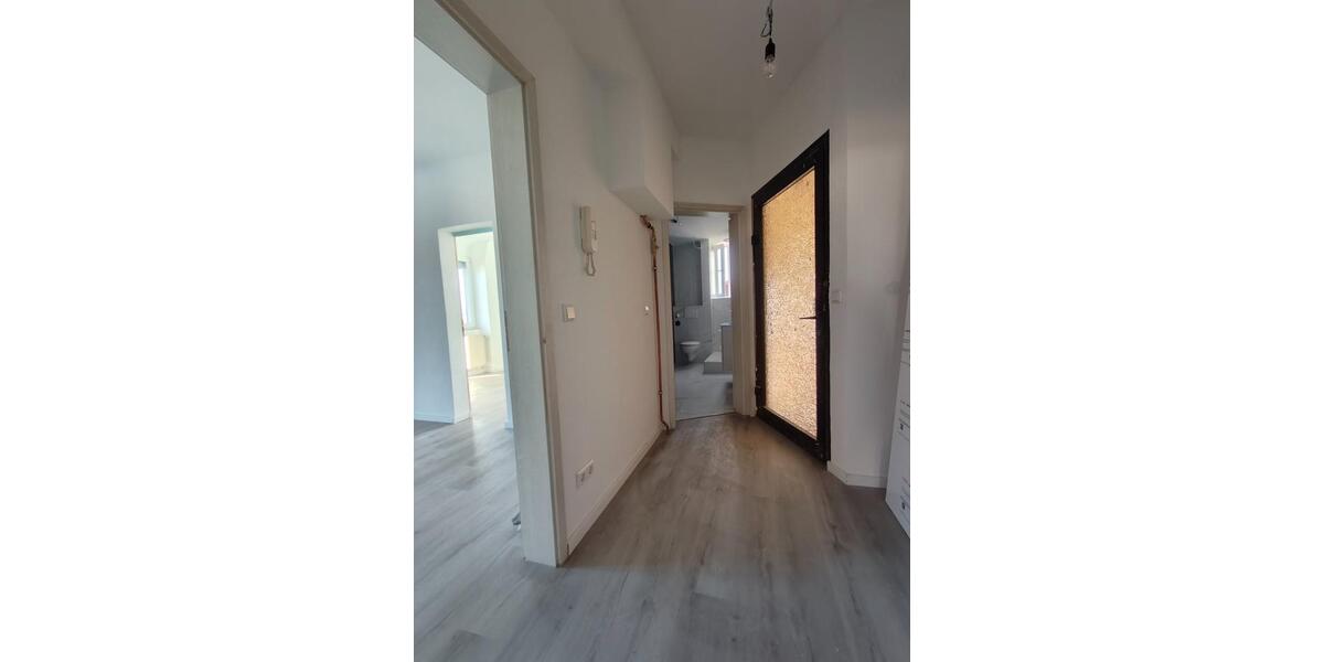 Dachgeschoßwohnung Stuttgart Bad Cannstatt - 3 Zimmer, 63 m&sup2;, 1.050&euro; | Angebot:24803392