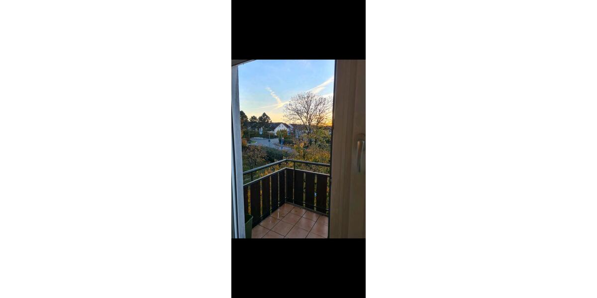 Dachgeschoßwohnung Asperg - 3 Zimmer, 75 m&sup2;, 1.100&euro; | Angebot:27544679
