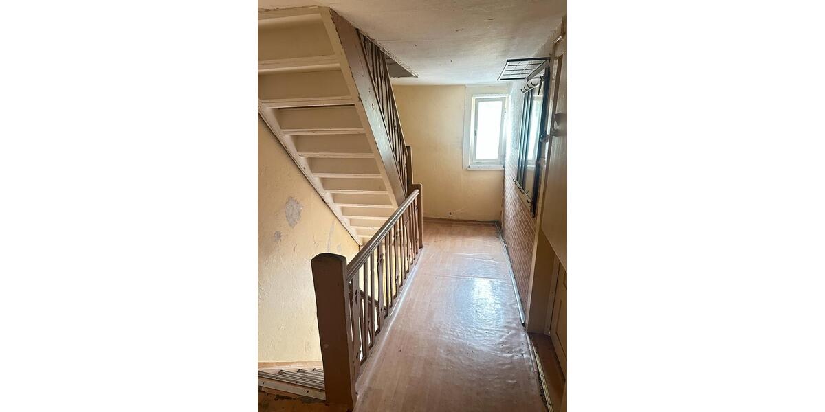 Mehrfamilienhaus, Wohnhaus Backnang - 9 Zimmer, 150 m&sup2;, 180.000&euro; | Angebot:25126406