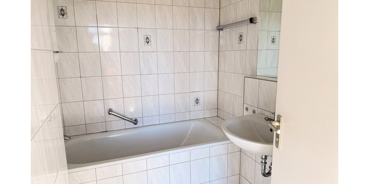 4-Zi.-DG-Galerie-ETW in Stuttgart-Möhringen, Wohngebiet Trautäcker - Nähe SI-Zentrum - Maisonettenwohnung Stuttgart / Möhringen Möhringen (Stadtbezirk) | Angebot:25308985