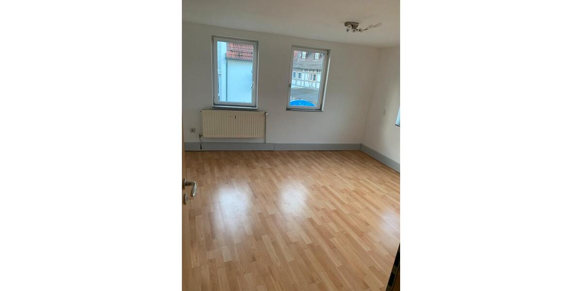 Etagenwohnung Pleidelsheim - 6 Zimmer, 110 m&sup2;, 1.450&euro; | Angebot:26432824
