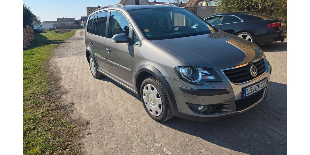 VW Touran 246.000 km 5.750 &euro; Güglingen 74363