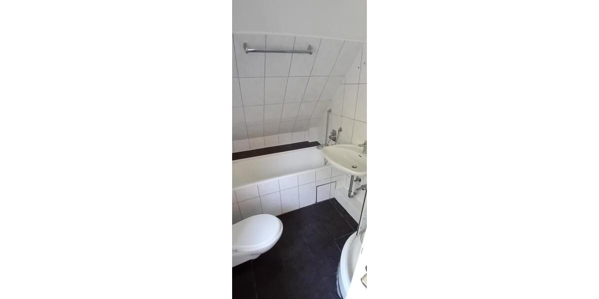 Dachgeschoßwohnung Mühlacker - 2.5 Zimmer, 100 m&sup2;, 800&euro; | Angebot:27572628