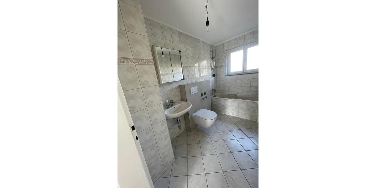 Erdgeschoßwohnung Esslingen am Neckar Oberesslingen - 3 Zimmer, 75 m&sup2;, 1.500&euro; | Angebot:25499690