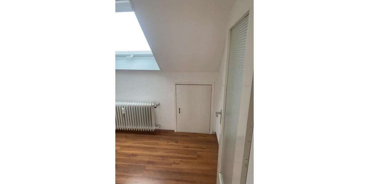Dachgeschoßwohnung Schorndorf - 3 Zimmer, 59 m&sup2;, 780&euro; | Angebot:25216223