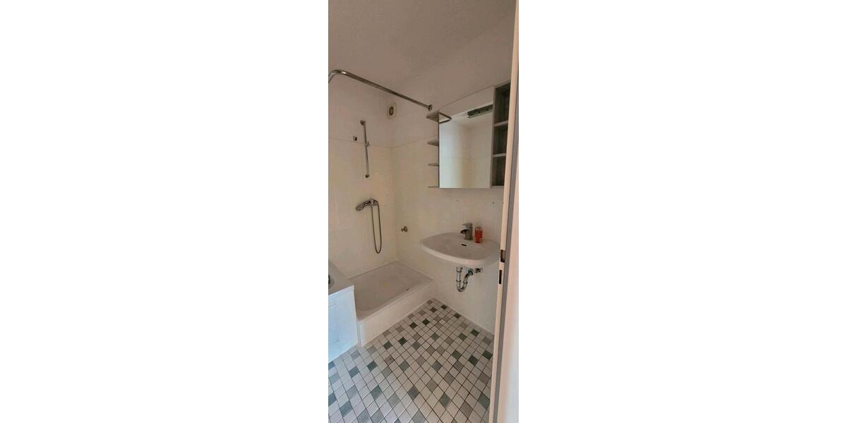 Dachgeschoßwohnung Leonberg - 3 Zimmer, 70 m&sup2;, 800&euro; | Angebot:25892366