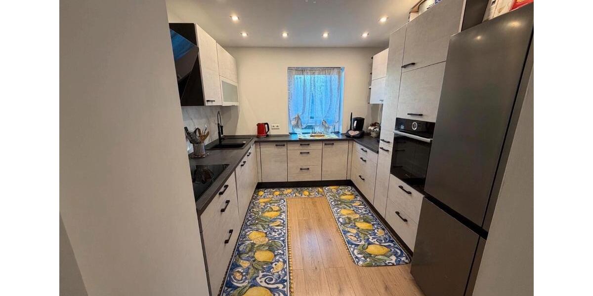 Etagenwohnung Böblingen - 4 Zimmer, 100 m&sup2;, 2.200&euro; | Angebot:25989325