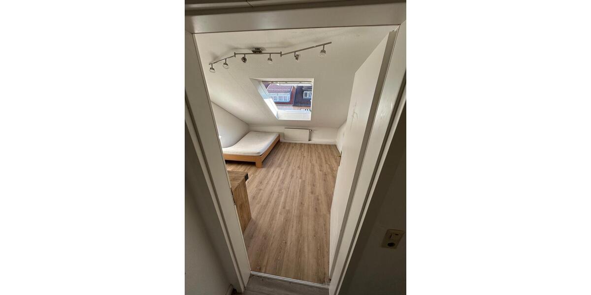 Etagenwohnung Stuttgart Stuttgart-Mitte - 1 Zimmer, 90 m&sup2;, 570&euro; | Angebot:25900840