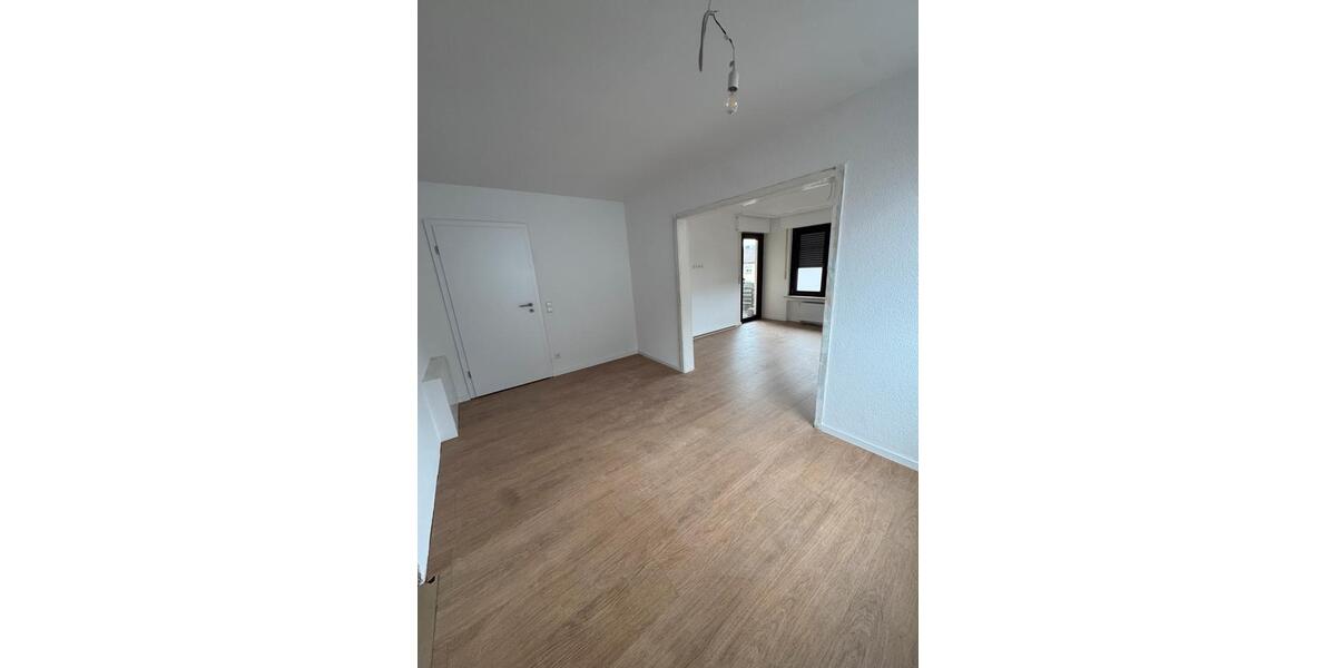 Etagenwohnung Mühlacker - 3.5 Zimmer, 76 m&sup2;, 1.300&euro; | Angebot:25381274