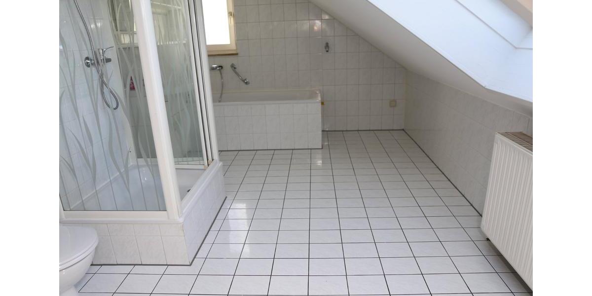 Dachgeschoßwohnung Oberstenfeld - 3.5 Zimmer, 72 m&sup2;, 225.000&euro; | Angebot:25376469