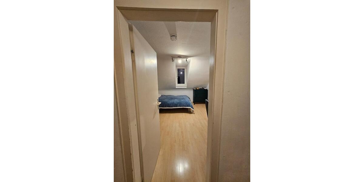 Dachgeschoßwohnung Stuttgart Stuttgart-West - 3 Zimmer, 50 m&sup2;, 1.200&euro; | Angebot:25328104