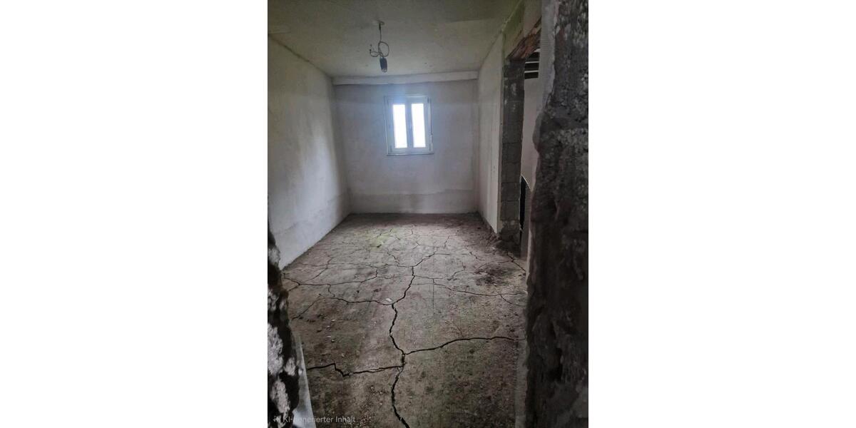 Einfamilienhaus Friolzheim - 5 Zimmer, 150 m&sup2;, 130.000&euro; | Angebot:25224290