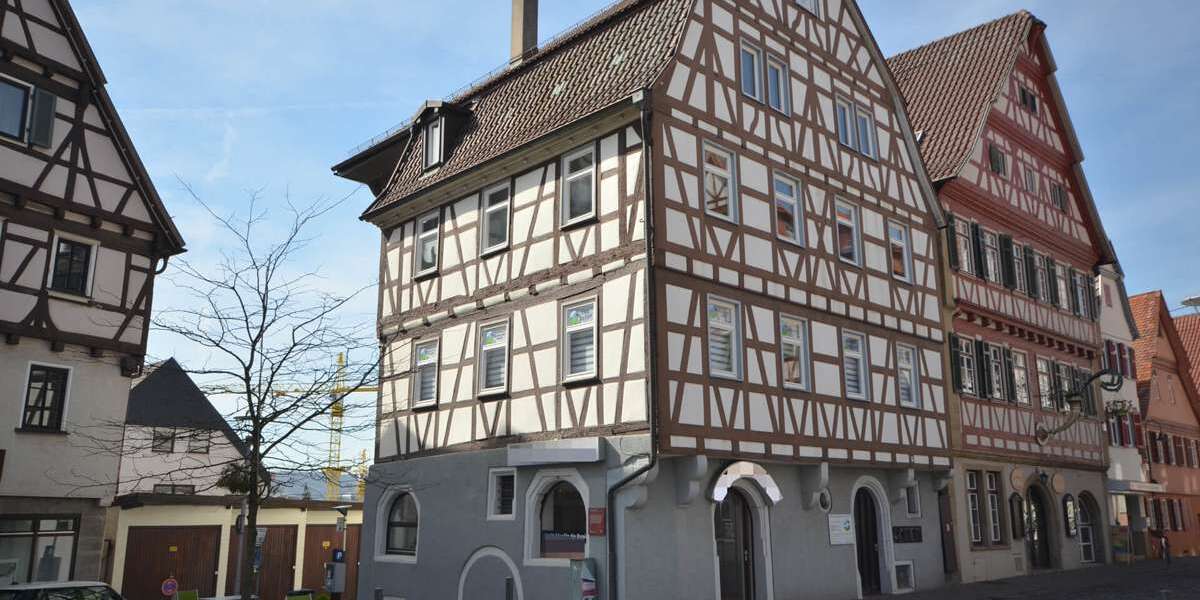 Etagenwohnung Leonberg - 4.5 Zimmer, 110 m&sup2;, 1.100&euro; | Angebot:27045110