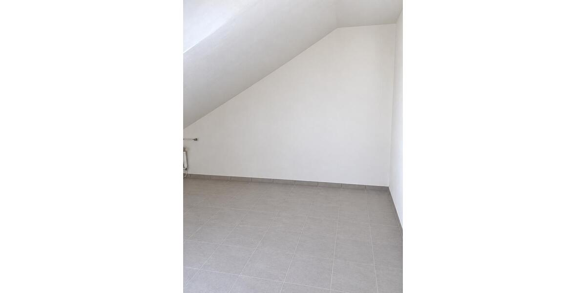 Dachgeschoßwohnung Vaihingen an der Enz - 3 Zimmer, 75 m&sup2;, 800&euro; | Angebot:27570598