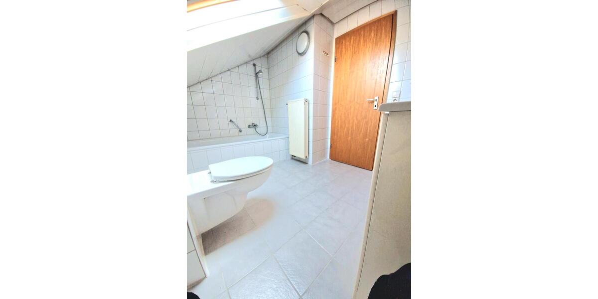 Dachgeschoßwohnung Heilbronn - 3 Zimmer, 65 m&sup2;, 900&euro; | Angebot:25842339