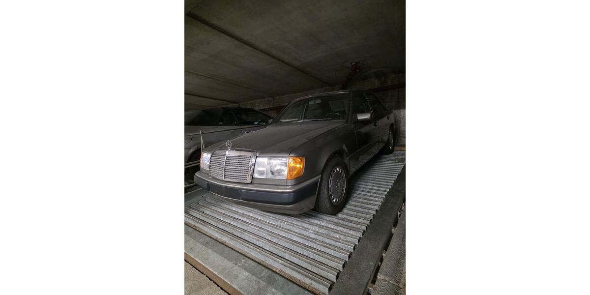Mercedes-Benz 230 52.824 km 11.500 &euro; Leonberg 71229