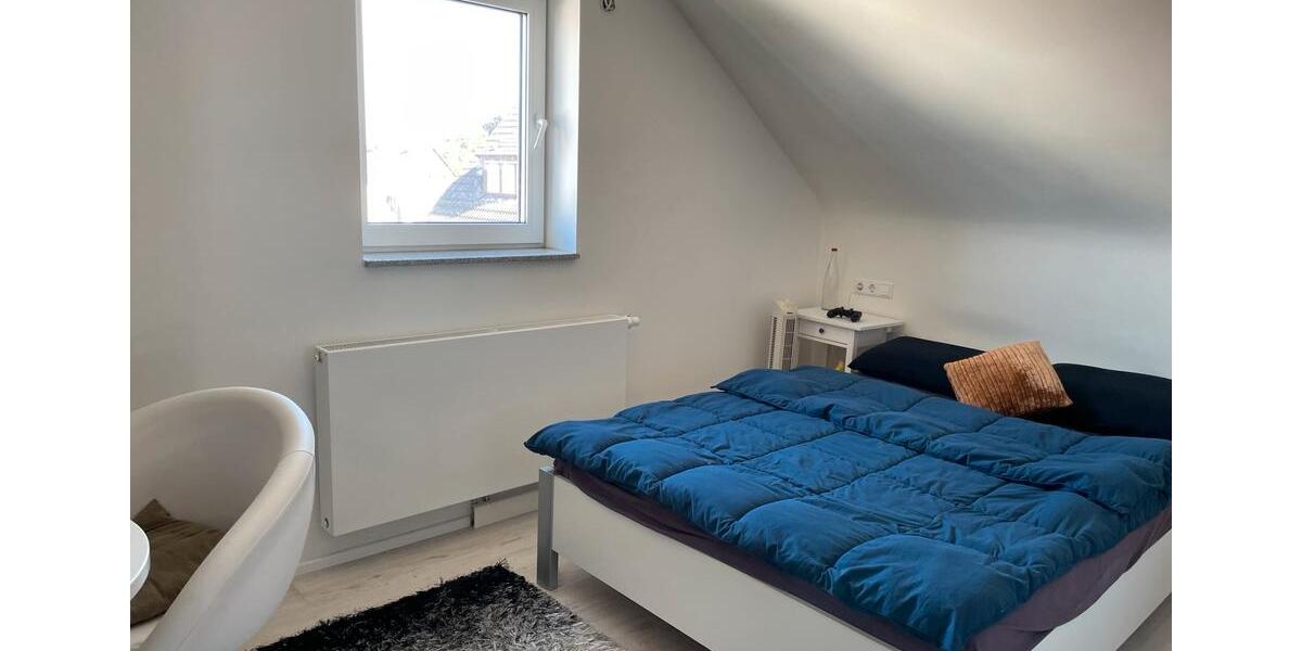 Dachgeschoßwohnung Stuttgart Neuwirtshaus - 2 Zimmer, 50 m&sup2;, 1.100&euro; | Angebot:25980852