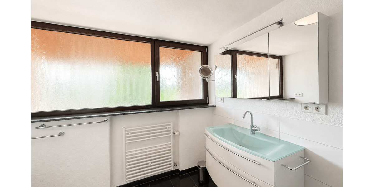 Einfamilienhaus Steinenbronn - 5 Zimmer, 230 m&sup2;, 2.700&euro; | Angebot:26596714