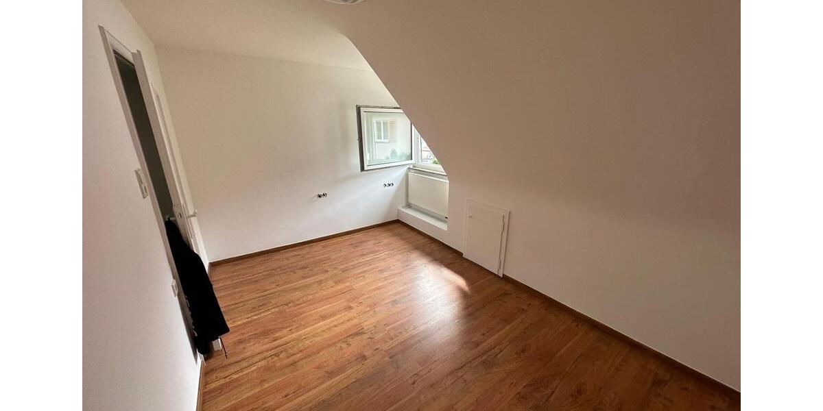 Maisonettenwohnung Esslingen am Neckar Brühl - 5 Zimmer, 125 m&sup2;, 1.650&euro; | Angebot:25843407