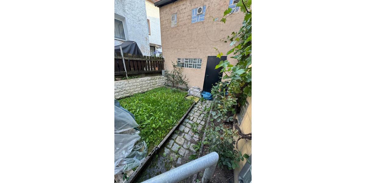 Reihenhaus Ostfildern - 7 Zimmer, 180 m&sup2;, 92.000&euro; | Angebot:24828041