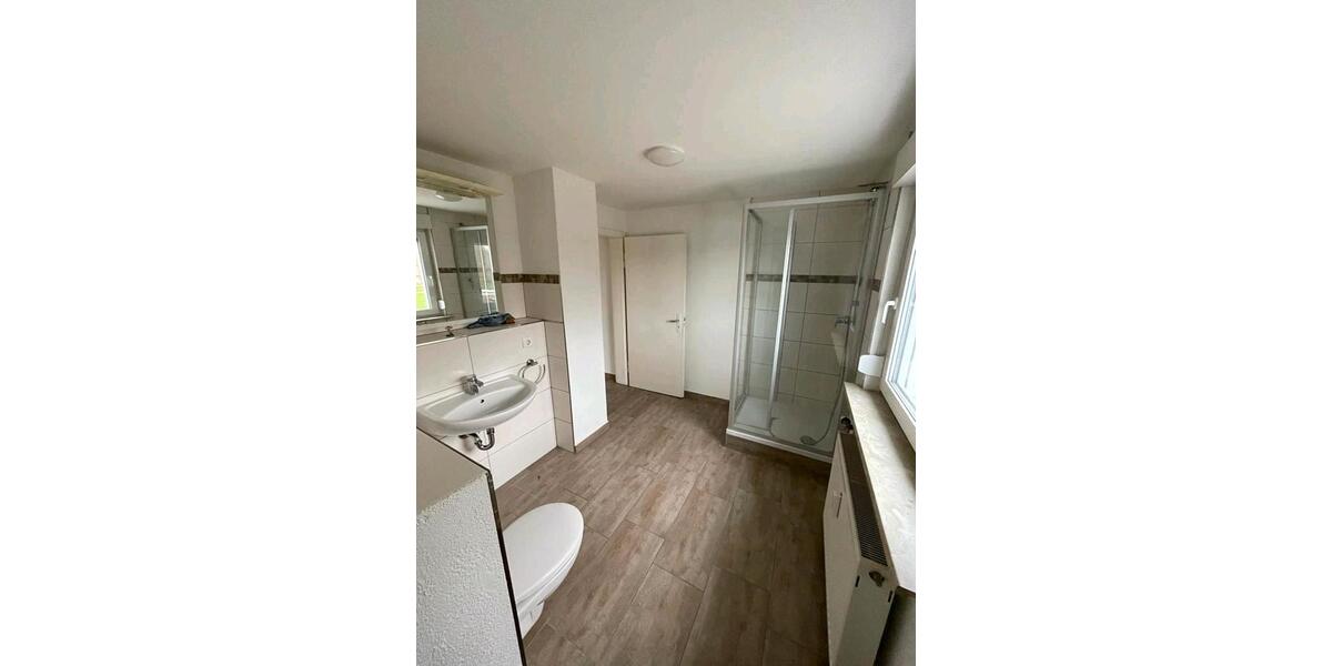 Etagenwohnung Sachsenheim - 3.5 Zimmer, 93 m&sup2;, 1.300&euro; | Angebot:26475903