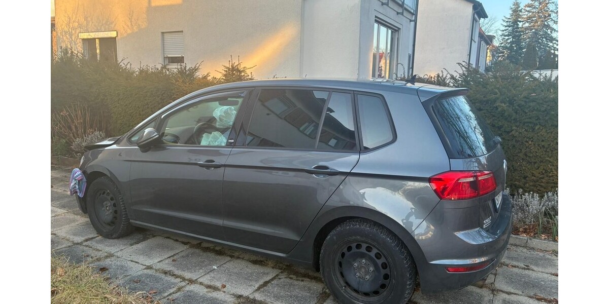 VW Golf Sportsvan 66.481 km 9.100 &euro; Stuttgart 70173