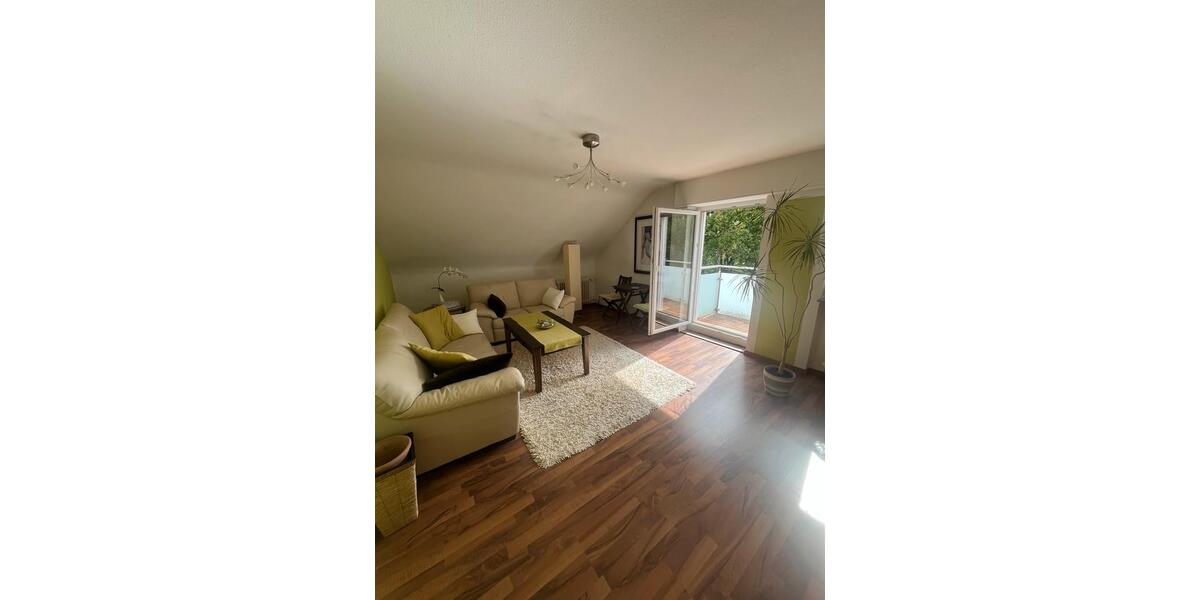 Dachgeschoßwohnung Stuttgart Fasanenhof-Ost - 4 Zimmer, 87 m&sup2;, 1.200&euro; | Angebot:27565813