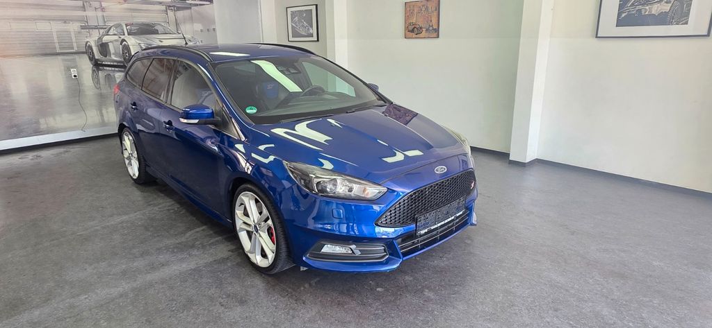 Ford Focus 140.000 km 9.990 &euro; Asperg/Ludwigsburg bei Stuttgart 71679