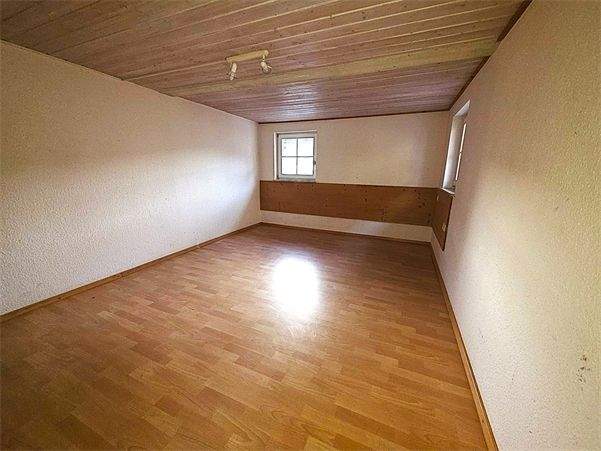 Modernisiertes Fachwerkhaus mit charmanter Holzfassade im Herzen von Grafenau - Einfamilienhaus Grafenau Döffingen | Angebot:25807618