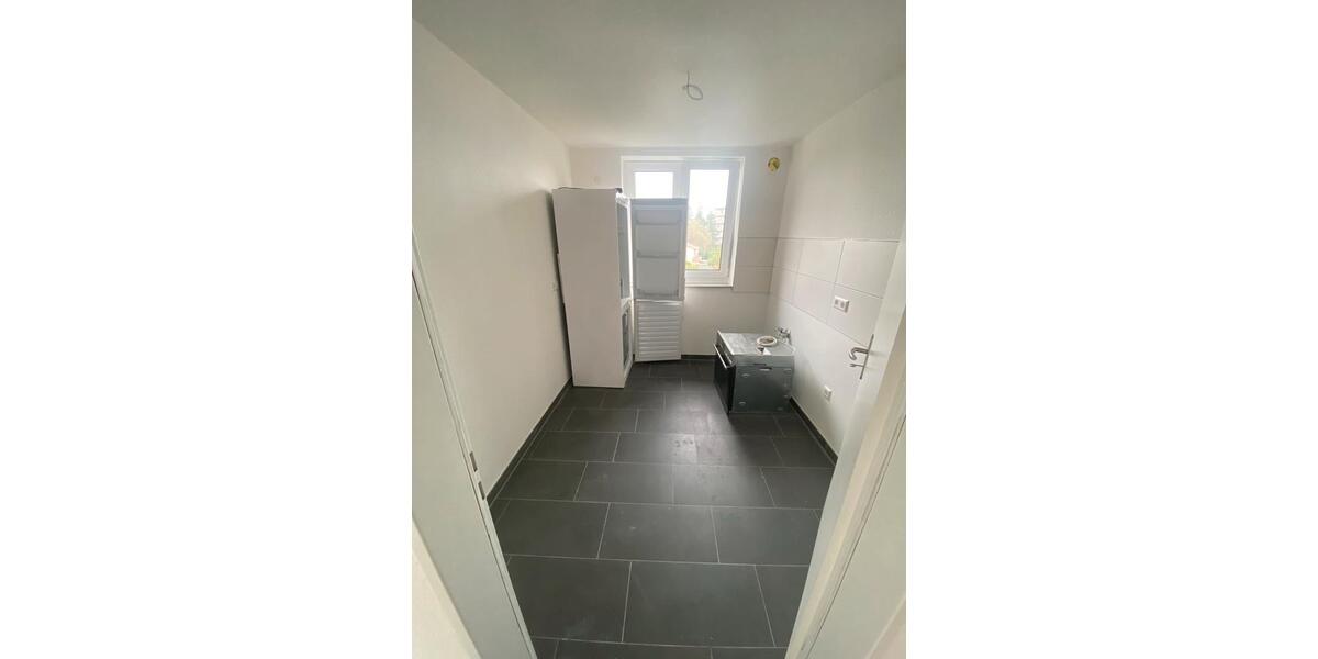 Etagenwohnung Freiberg am Neckar - 3 Zimmer, 80 m&sup2;, 1.270&euro; | Angebot:27568138
