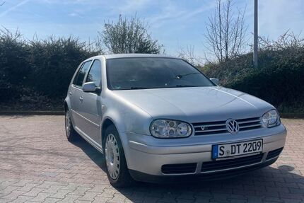 VW Golf 124.000 km 7.490 &euro; Ditzingen 71254