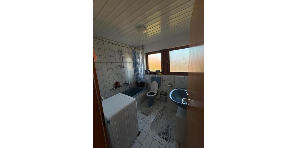 Dachgeschoßwohnung Brackenheim - 2.5 Zimmer, 53 m&sup2;, 700&euro; | Angebot:25792737