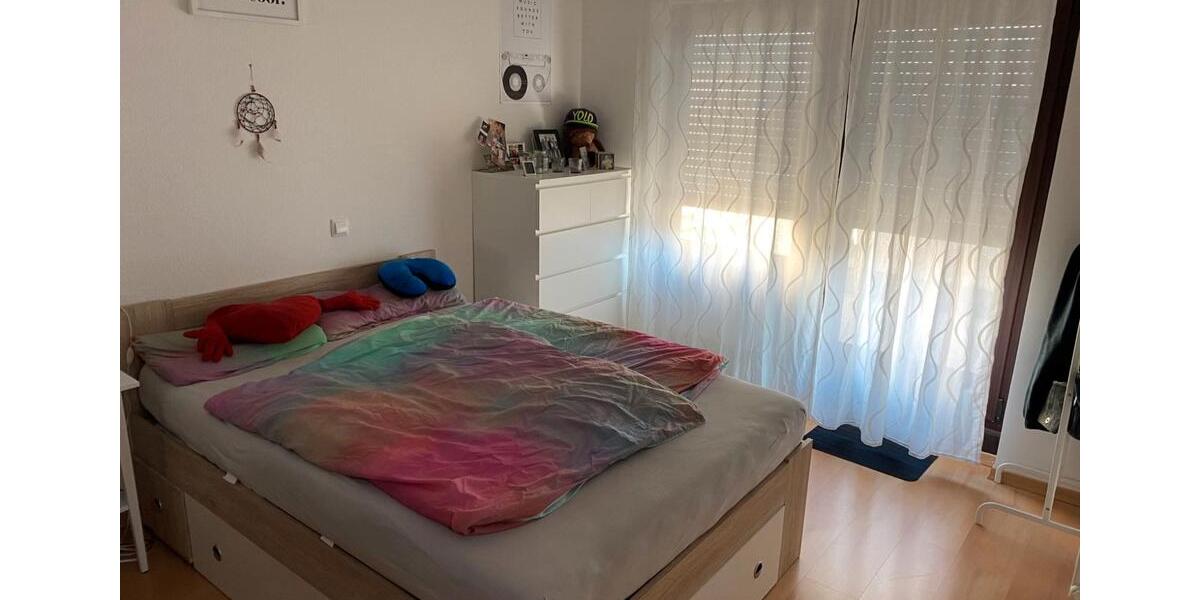 Dachgeschoßwohnung Stuttgart Stuttgart-West - 2.5 Zimmer, 66 m&sup2;, 1.060&euro; | Angebot:26001345