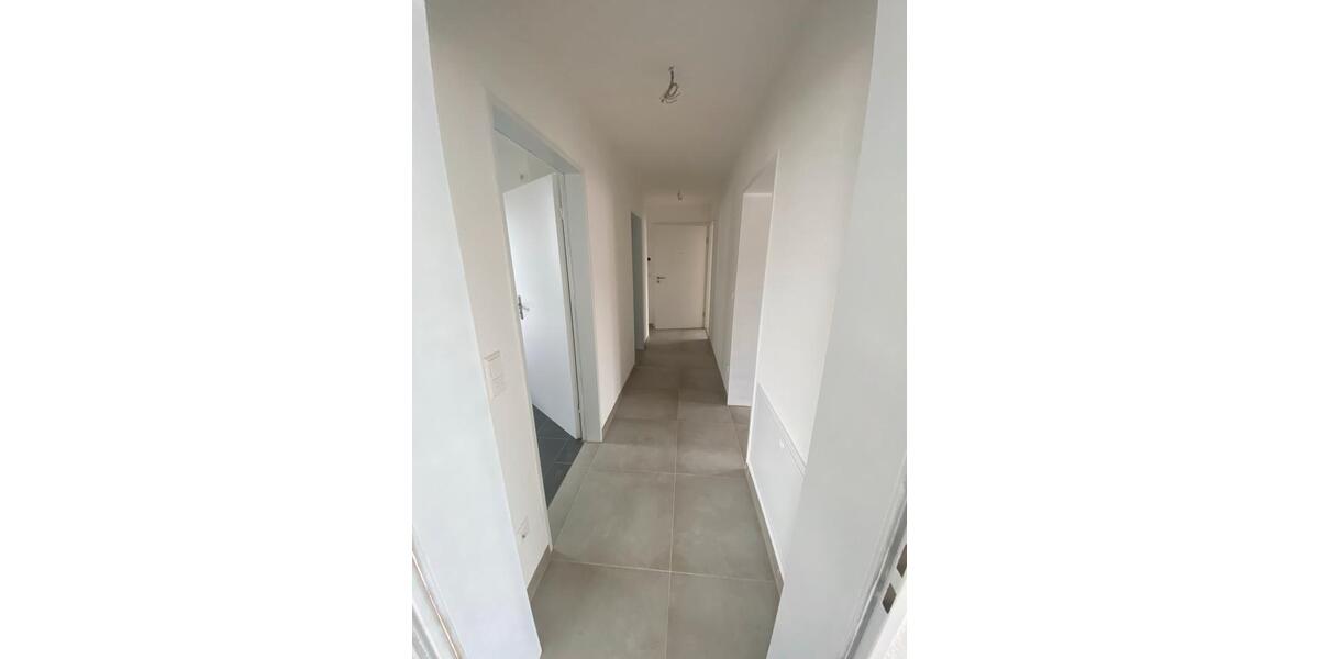 Etagenwohnung Freiberg am Neckar - 3 Zimmer, 80 m&sup2;, 1.270&euro; | Angebot:27568138