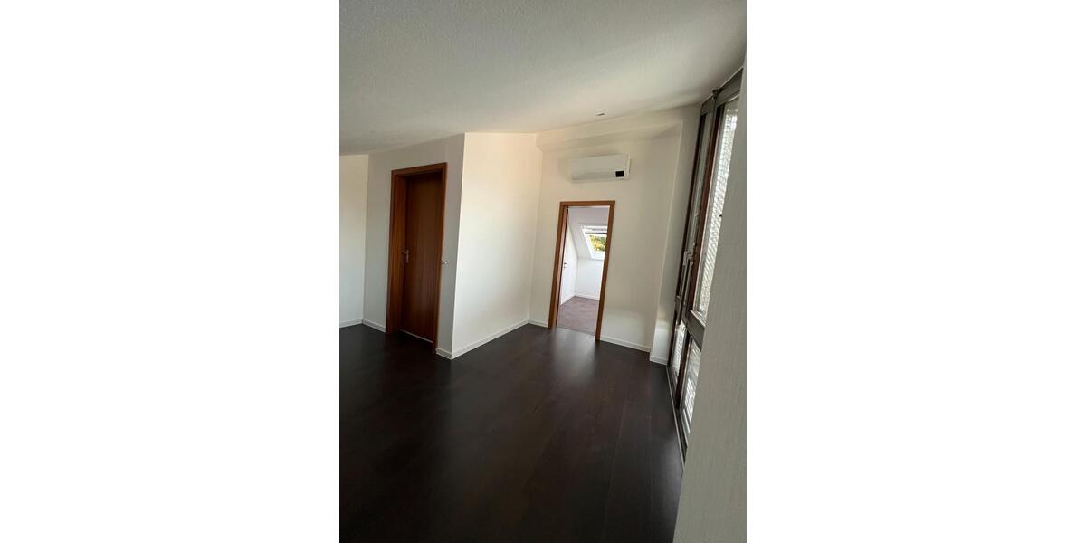 Dachgeschoßwohnung Stuttgart Birkach - 4 Zimmer, 79 m&sup2;, 1.300&euro; | Angebot:27590270