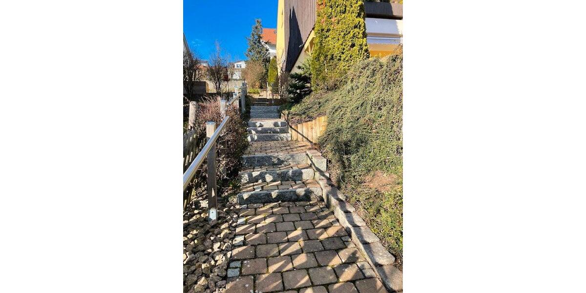 Etagenwohnung Oberboihingen - 6 Zimmer, 125 m&sup2;, 1.550&euro; | Angebot:26346927