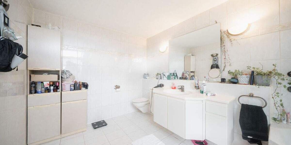 Mehrfamilienhaus, Wohnhaus Stuttgart Möhringen - 5 Zimmer, 158 m&sup2;, 595.000&euro; | Angebot:25685471