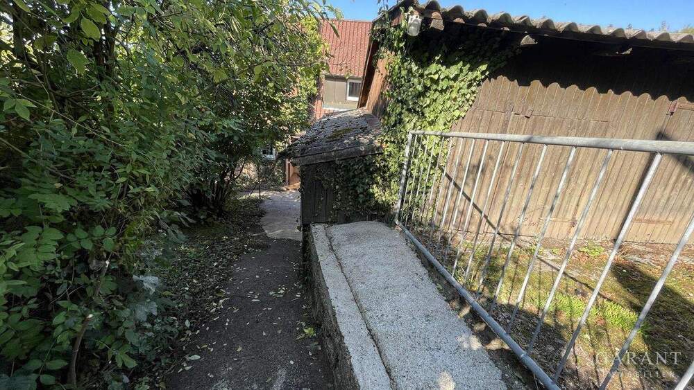 Doppelhaushälfte Weissach Flacht - 8 Zimmer, 164 m&sup2;, 440.000&euro; | Angebot:25707584