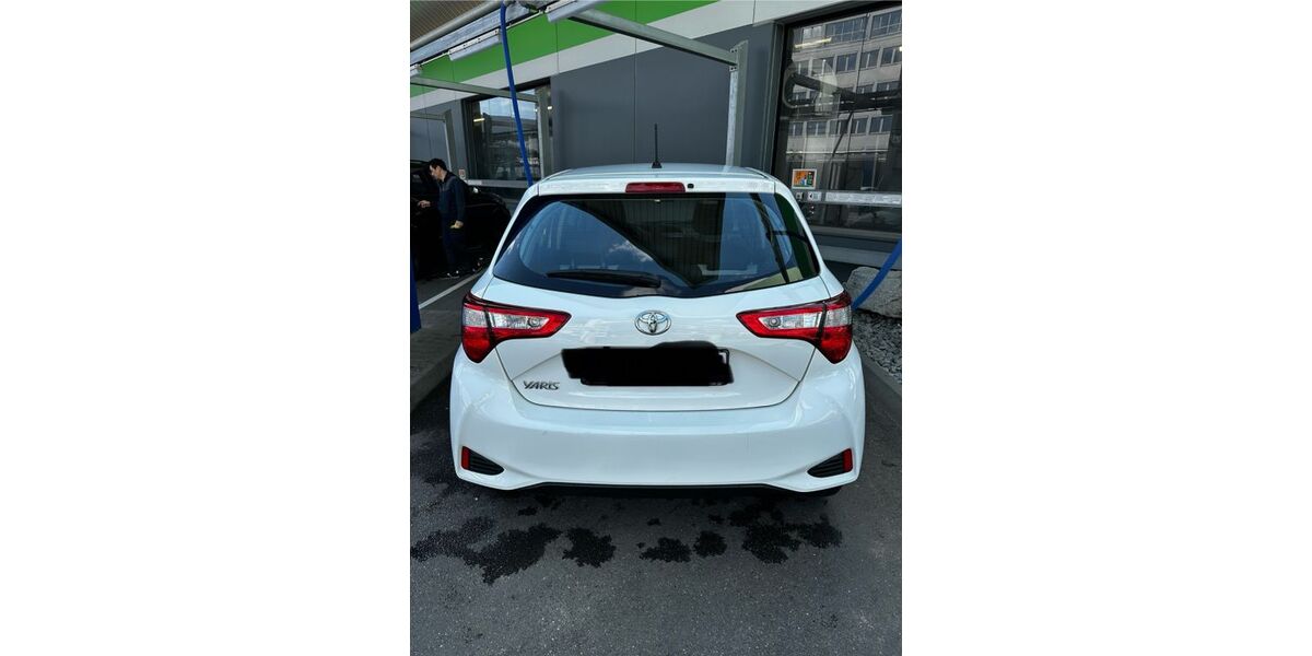 Toyota Yaris 43.000 km 10.500 &euro; Stuttgart 70565