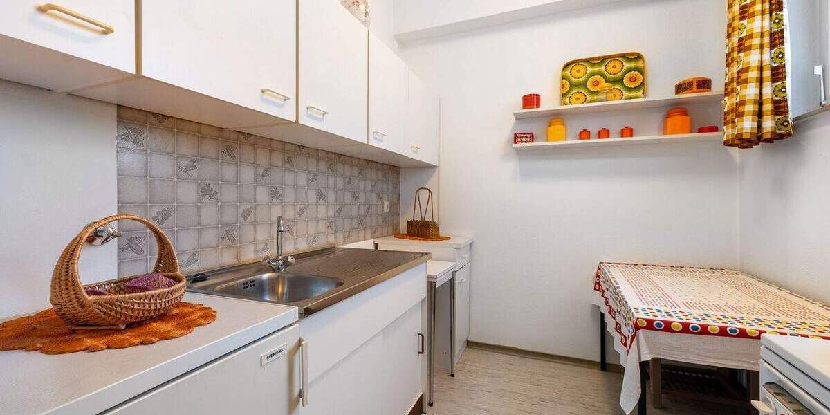 Mehrfamilienhaus, Wohnhaus Stuttgart Degerloch - 9 Zimmer, 140 m&sup2;, 690.000&euro; | Angebot:25685475