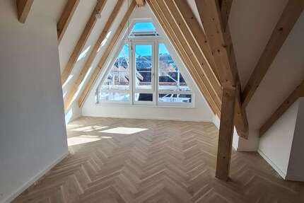 Wohnung Stuttgart Feuerbach - 3 Zimmer, 91 m&sup2;, 1.650&euro; | Angebot:23842774