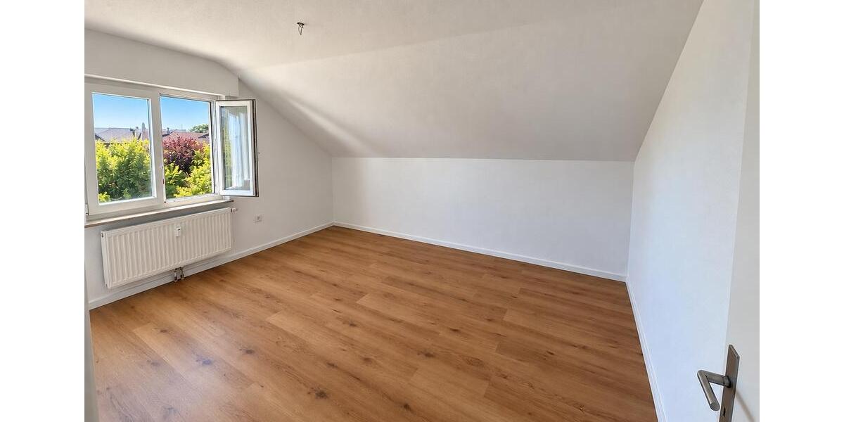 Dachgeschoßwohnung Asperg - 2.5 Zimmer, 45 m&sup2;, 800&euro; | Angebot:27570398