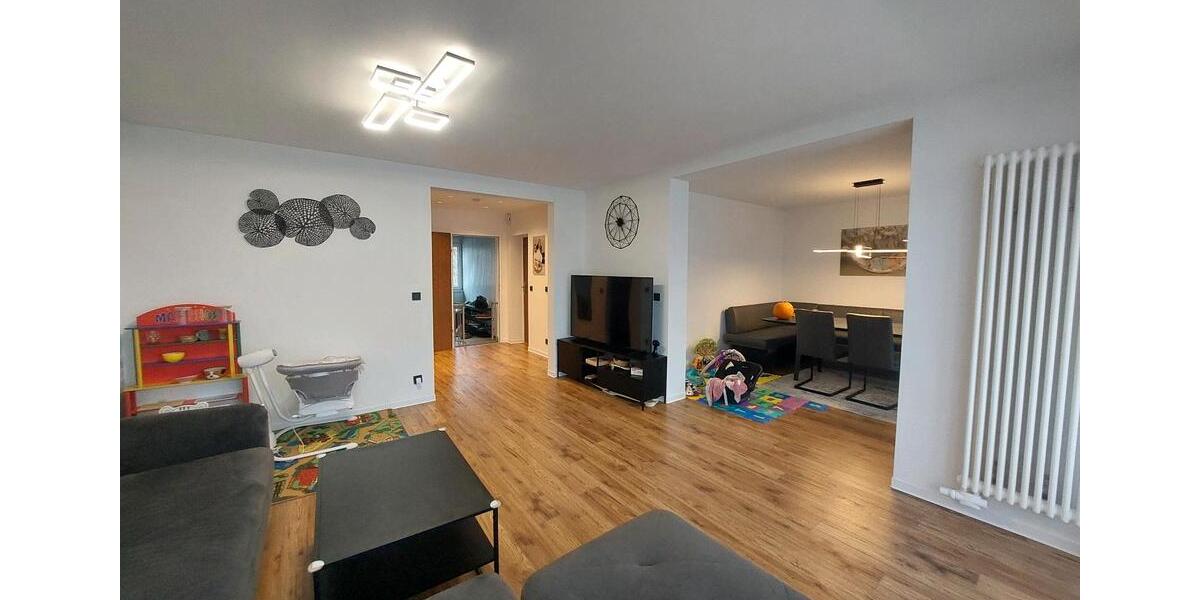 Etagenwohnung Sindelfingen Eichholz - 4.5 Zimmer, 87 m&sup2;, 1.380&euro; | Angebot:26041967