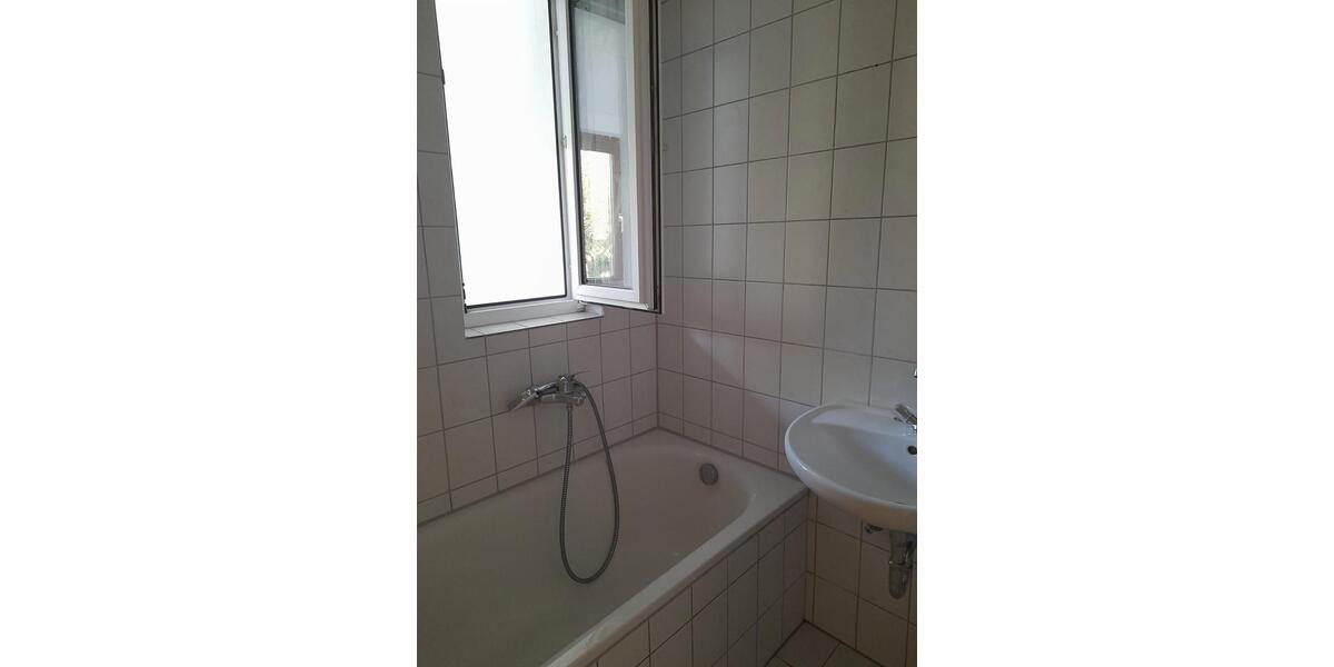 Etagenwohnung Backnang - 4 Zimmer, 96 m&sup2;, 1.000&euro; | Angebot:27540403