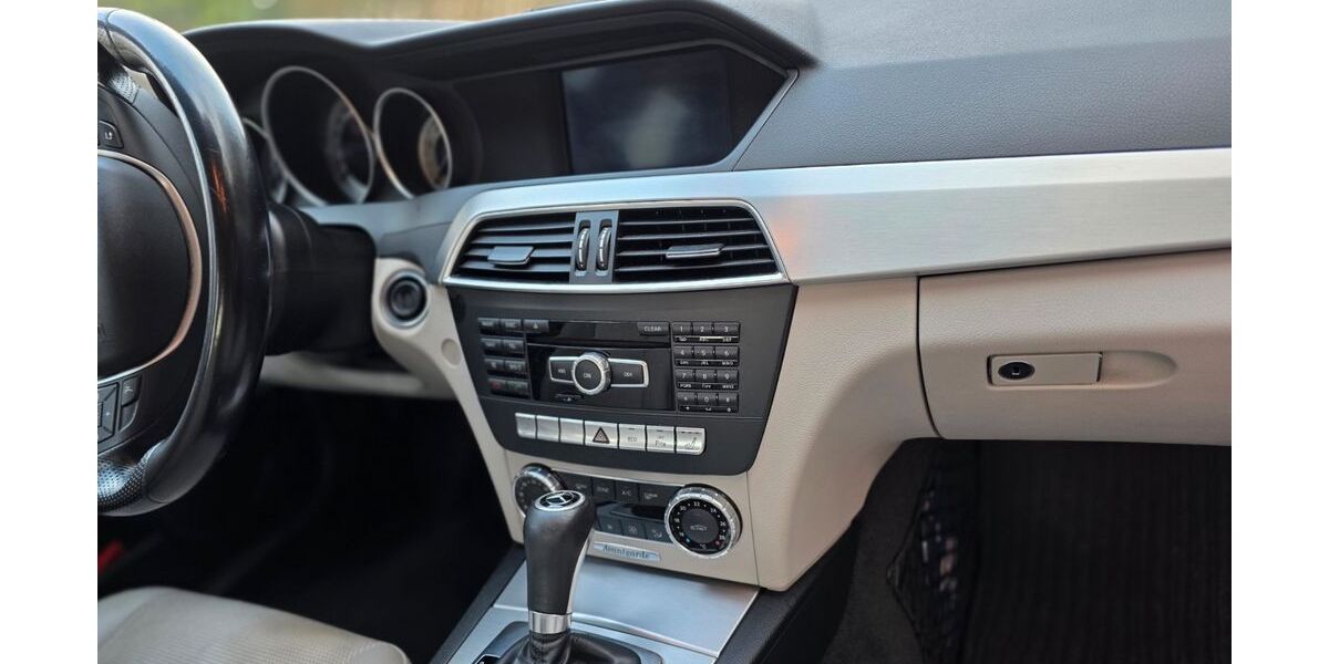 Mercedes-Benz C 200 196.000 km 8.200 &euro; Leonberg 71229